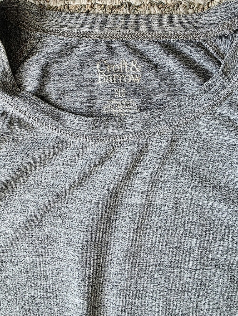 Men's Croft & Barrow Raglan Rash Guard Swim Tee - Picture 2 of 2
